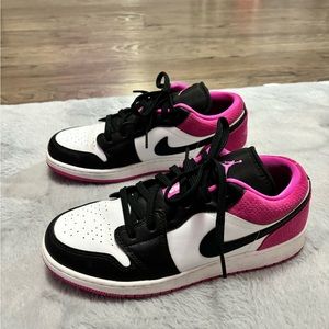 Jordan 1 low Nike shoes